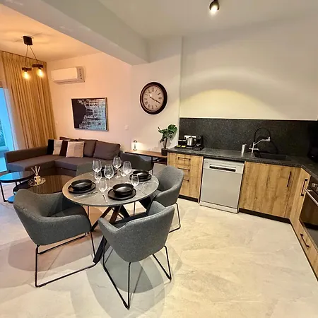 Luxury 303 - Brand New - Private Parking Apartamento *